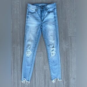 American Eagle High Rise Jegging Crop Light Wash Raw Hem Size 2